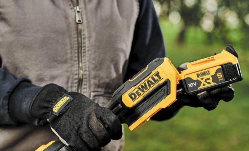DeWALT DCMST561N (verze bez aku) aku vyžínač se sklápěcí násadou Obrázek