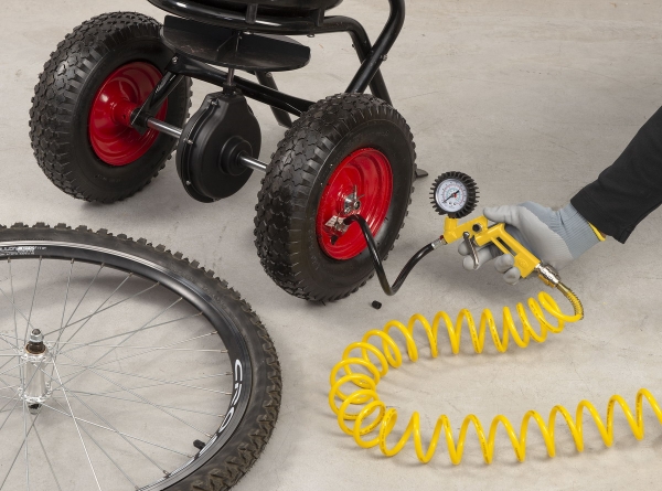 POWERPLUS POWX1706 přenosný bezolejový kufříkový kompresor Obrázek