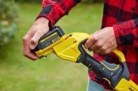 STANLEY FATMAX SFMCPS620B aku odvětvovací pila na tyči 18V LiIon V20 BRUSHLESS, bez aku Obrázek