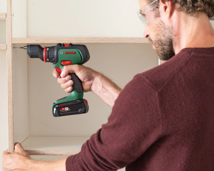 BOSCH AdvancedImpact 18 aku kombinovaná vrtačka + set výměnných nástavců Obrázek