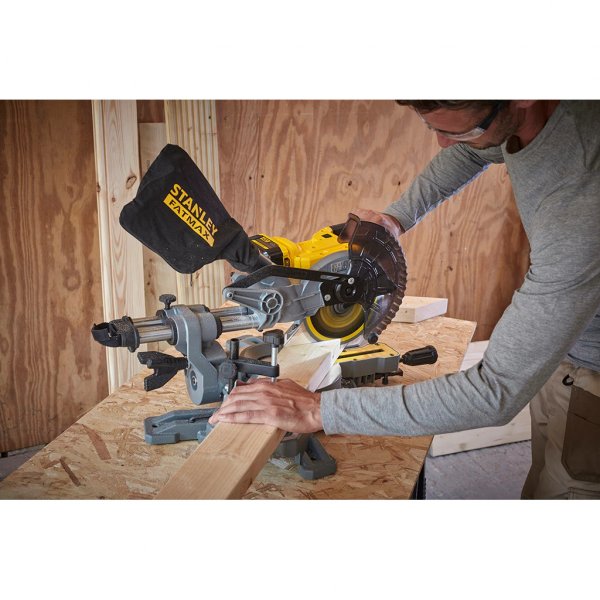 STANLEY FATMAX SFMCS701M1-QW aku pokosová pila 190mm 18V LiIon 1x4Ah V20 Obrázek