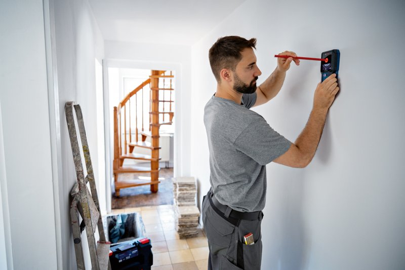 BOSCH GMS 120-27 Professional detektor kovů, kabelů a dřeva 0601081700 Obrázek