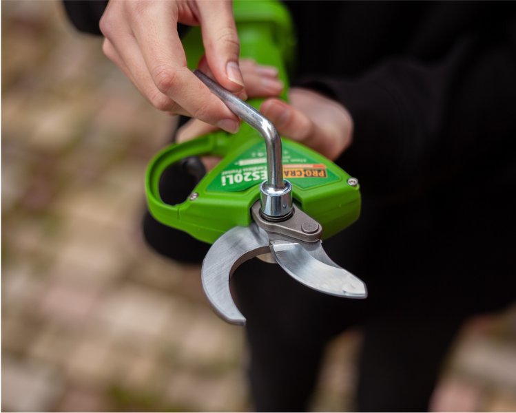 PROCRAFT ES20Li zahradní aku nůžky na větve LiIon 20V 2x 2Ah Obrázek