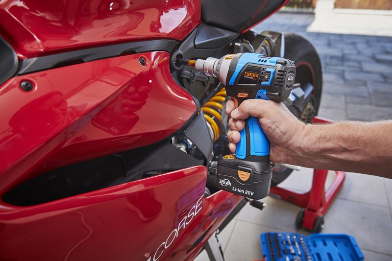 NAREX ASR 203-3SB (2x3Ah) 1/2" bezuhlíkový aku rázový utahovák s regulací Obrázek