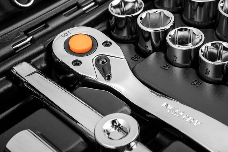 NEO TOOLS 10-058 gola sada 1/4", 1/2" se sadou klíčů - 82 dílů Obrázek