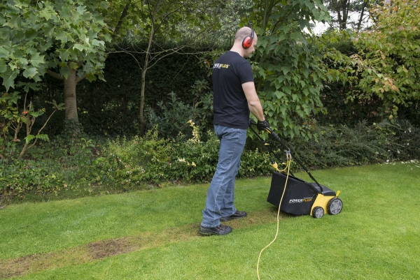 POWERPLUS POWXG7513 elektrický vertikutátor - provzdušňovač Obrázek