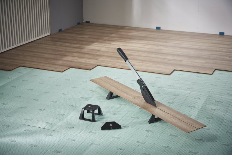 WOLFCRAFT VLC 800 řezačka vinylu a laminátu 6939000 Obrázek