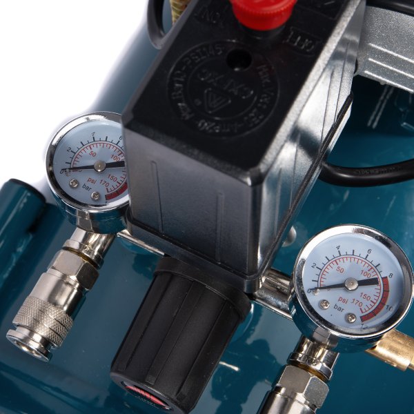 XTline XT2005 kompresor dvoupístový olejový 50 lit. 2200 W Obrázek