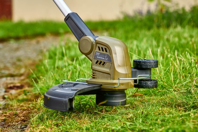 NAREX Camouflage CVT 300 Basic strunová teleskopická aku sekačka 20V 65406397 bez aku Obrázek