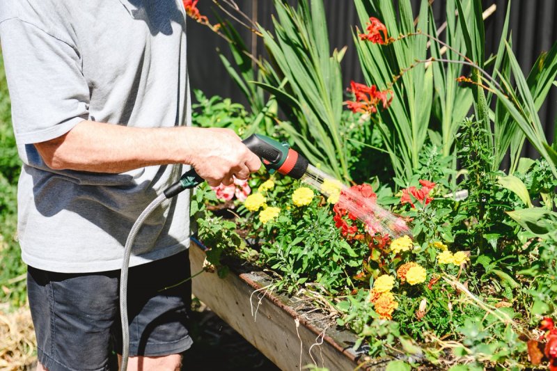 BOSCH Fontus 18V (1x2,5Ah) aku venkovní čistič Obrázek