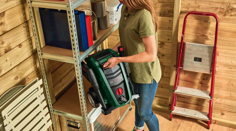 BOSCH UniversalAquatak 130 vysokotlaký čistič (1700W/130bar) Obrázek