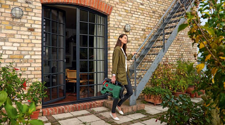 BOSCH EasyAquatak 100 kompaktní vysokotlaký čistič s dlouhým kopím Obrázek