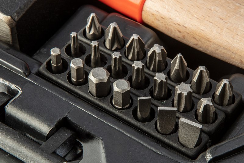 NEO TOOLS 08-942 sada nářadí a hlavic v kufru 65 dílů Obrázek