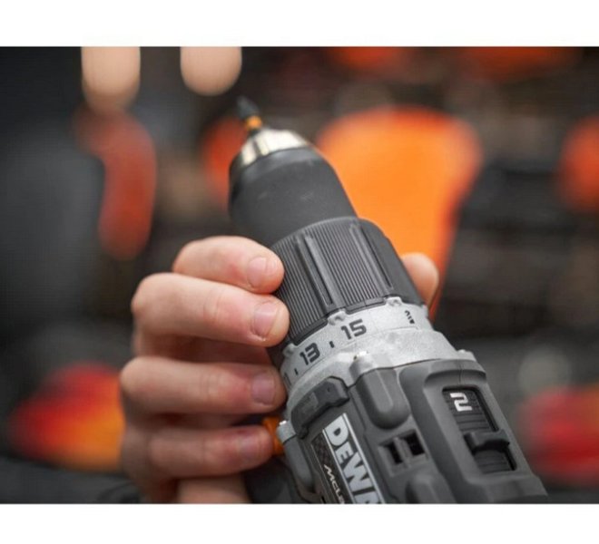 DeWALT DCD85MP2T aku příklepová vrtačka 18V 2x 5Ah XR LiIon edice McLaren F1 Team Obrázek