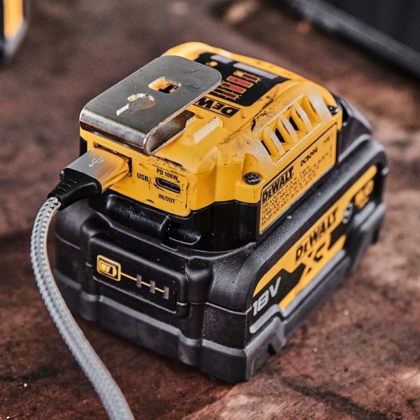 DeWALT DCB094H2 USB-C Sada aku (2x5Ah) + nabíjecí set POWERSTACK Obrázek