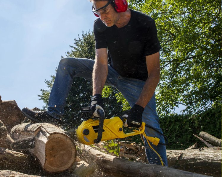 POWERPLUS POWXG1009 elektrická řetězová pila 40cm Obrázek