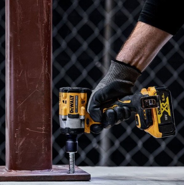 DeWALT DCF922P2T (2x5Ah) 18V aku rázový utahovák 1/2" - 406 Nm Obrázek