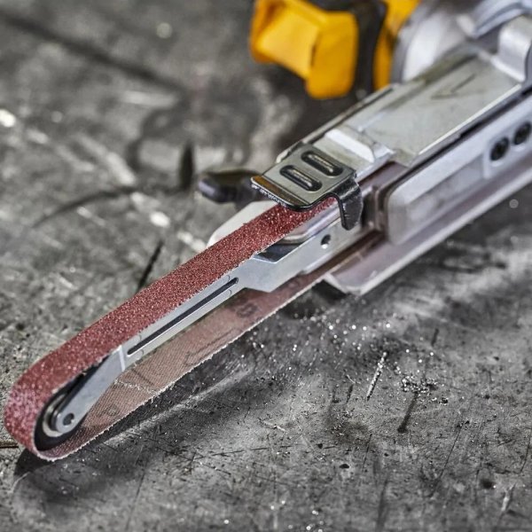 DeWALT DCM200NT 18V (verze bez aku) aku prstová bruska + kufr Obrázek