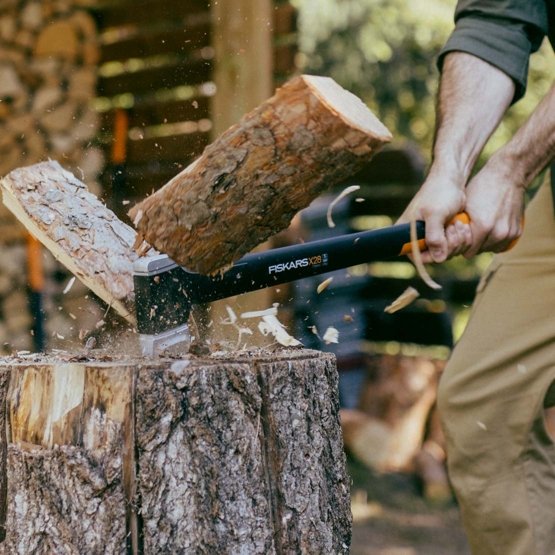 FISKARS X28 (M) štípací sekera 1069107 X-series Obrázek