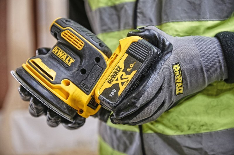 DeWALT DCW210 + kufr Tstak (bez aku) aku excentrická bruska 125mm Obrázek