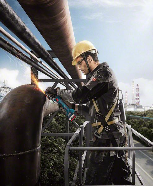 BOSCH GWS 180-LI (2x4Ah) bezuhlíková aku úhlová bruska Obrázek