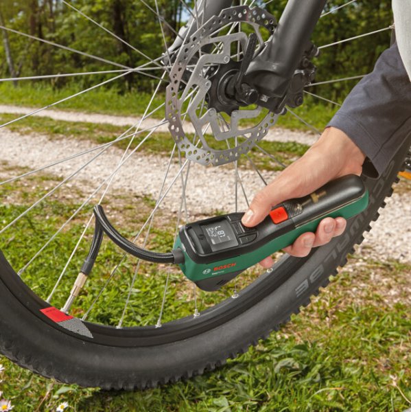 BOSCH EasyPump aku kompresor s brašnou na kolo 0603947002 Obrázek