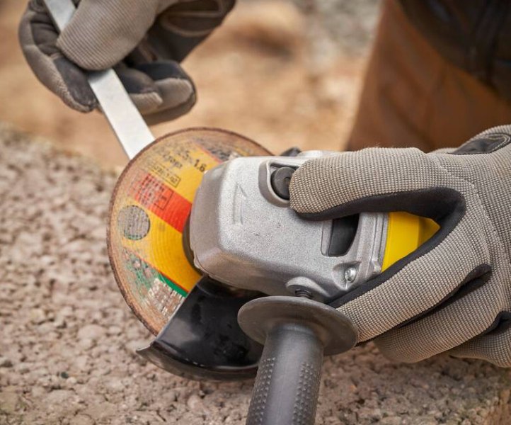 STANLEY FATMAX FMEG225VS-QS úhlová bruska 125mm 1100W s regulací Obrázek