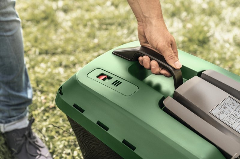 BOSCH UniversalRotak 450 1300W sekačka na trávu Obrázek