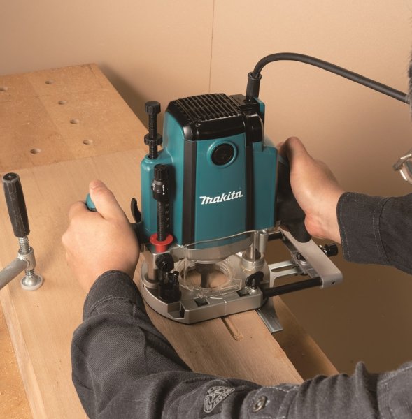MAKITA RP1803FX01 vrchní frézka 1650W Obrázek
