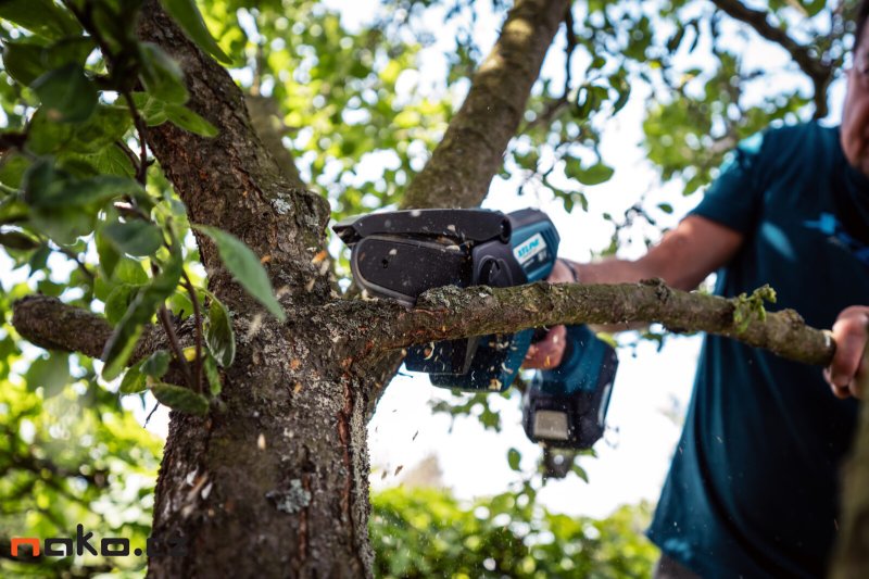 XTline XT102872 řetězová mini aku pila 18V LiIon bez akumulátoru Obrázek