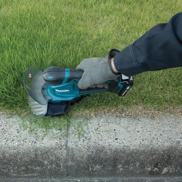 MAKITA UM600DSAE aku nůžky na trávu Li-ion CXT 12V/2,0Ah Obrázek