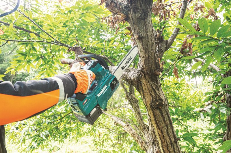 MAKITA UC002GZ01 aku řetězová bezuhlíková pila 25cm LiIon XGT 40V, bez aku Obrázek