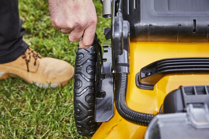 DeWALT DCMW564N (verze bez aku) aku zahradní sekačka Obrázek