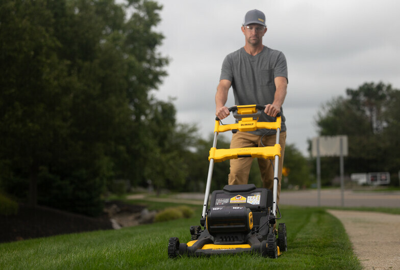 DeWALT DCMWSP156N 18V (verze bez aku) aku sekačka s pojezdem Obrázek