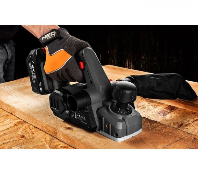 GRAPHITE ENERGY+ 58GE135 aku hoblík 82mm 18V LiIon, bez baterie a nabíječky Obrázek