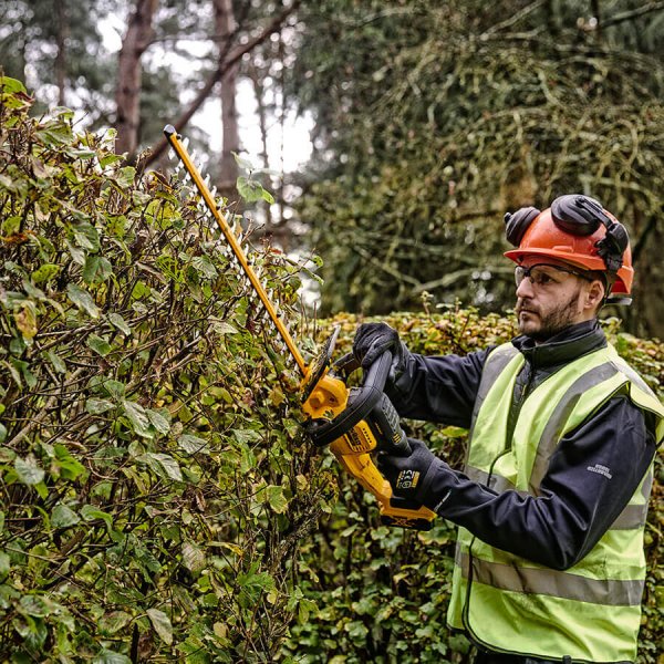 DeWALT DCMHT563P1 (1x5Ah) 18V aku nůžky na stříhání živých plotů Obrázek