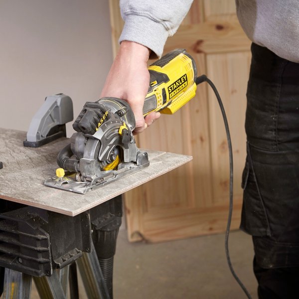 STANLEY FATMAX FME380K-QS kotoučová zanořovací pila 89mm 650W Obrázek