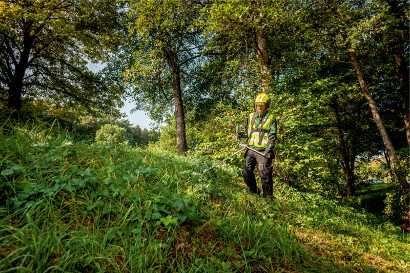 METABO FSB 36-18 LTX BL 40 (verze bez aku) 2x18V aku křovinořez s obouručním držadlem Obrázek