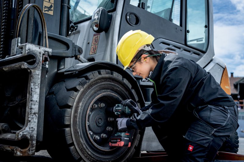 METABO SSW 18 LTX 800 BL (verze bez aku) aku rázový utahovák + kufr metaBOX Obrázek