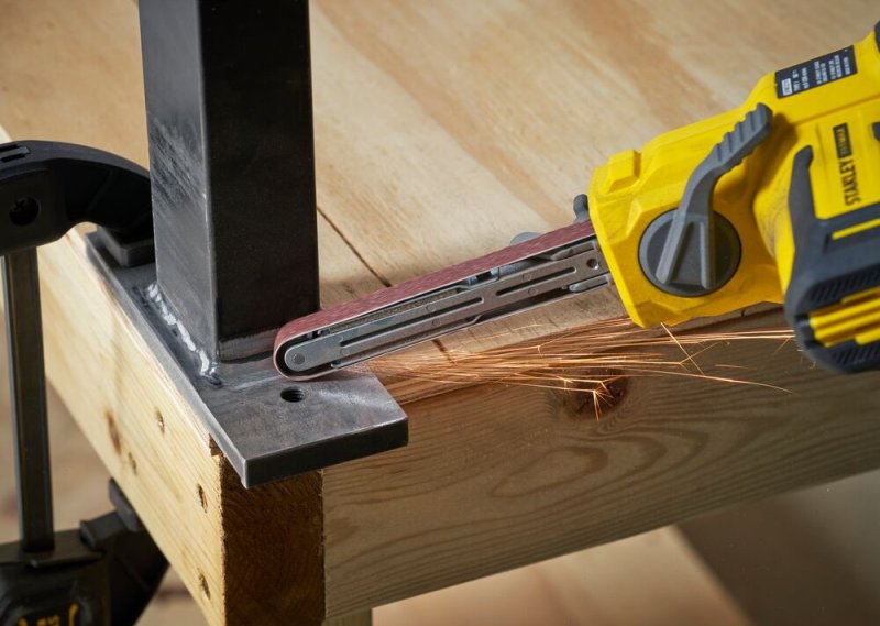 STANLEY FATMAX SFMCE210D2K aku pásový pilník 2x2Ah 18V LiIon V20 Obrázek