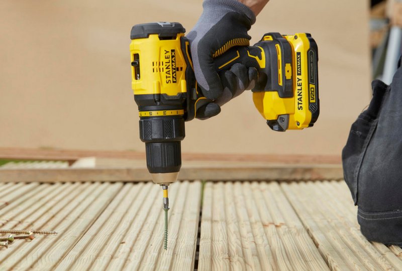 STANLEY FATMAX SFMCD710C2K-QW aku vrtačka 2x1,5Ah 18V LiIon V20 Obrázek