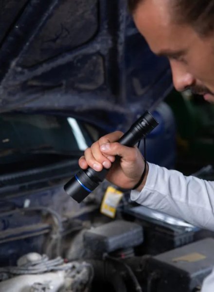 HOGERT HT1E416 svítilna ruční nabíjecí 3100 lm LED 4,5Ah USB-C Obrázek