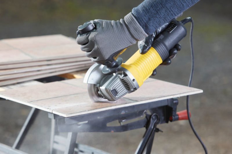 STANLEY FATMAX FMEG225VS-QS úhlová bruska 125mm 1100W s regulací Obrázek