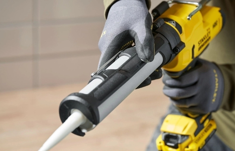 STANLEY SFMCE600B-XJ aku vytlačovací pistole 18V LiIon V20 Obrázek