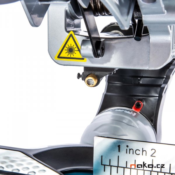 XTline XT106210 pokosová pila s pojezdem a laserem 210mm 1700W Obrázek