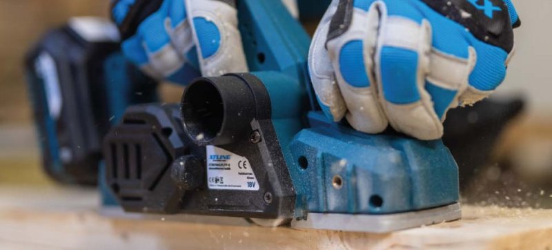 XTline XT102750-2B5B aku hoblík 82mm 18V LiIon 2x 5Ah v kufru Obrázek