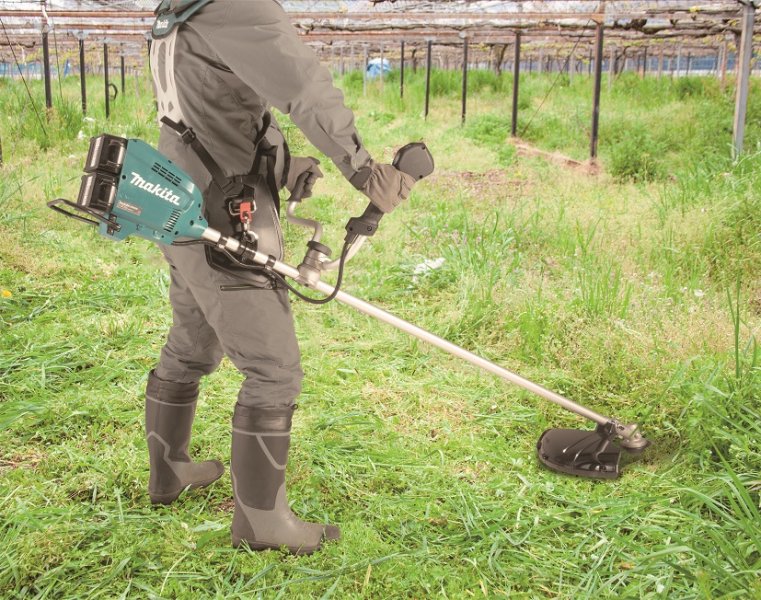 MAKITA UR012GZ02 aku křovinořez XGT 2x 40V Lilon brushless, bez akumulátoru Obrázek