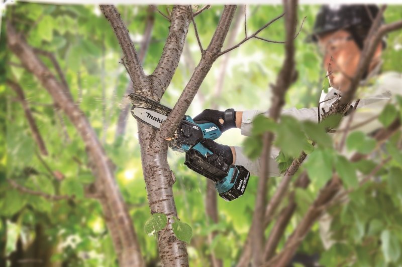 MAKITA DUC150Z01 jednoruční aku prořezávací řetězová pila 150mm LiIon 18V LXT bez aku Obrázek