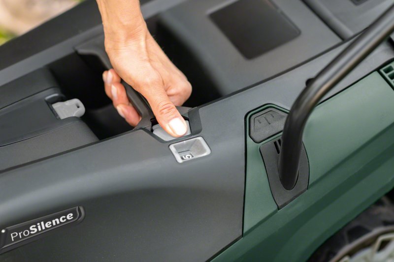 BOSCH UniversalRotak 36-550 (verze bez aku) 36V aku sekačka na trávu Obrázek