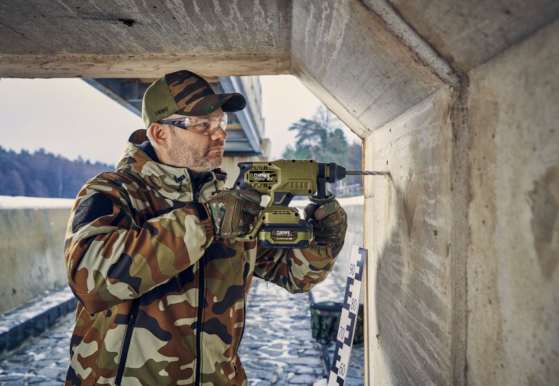 NAREX CKK 22 Basic (verze bez aku) aku vrtací kladivo Camouflage 20V Obrázek